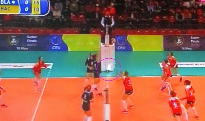 CUPA CEV Semifinale Retur | ȘTIINȚA BACĂU LOVITĂ DE GHINION ȘI UMILITĂ * BLABLA…