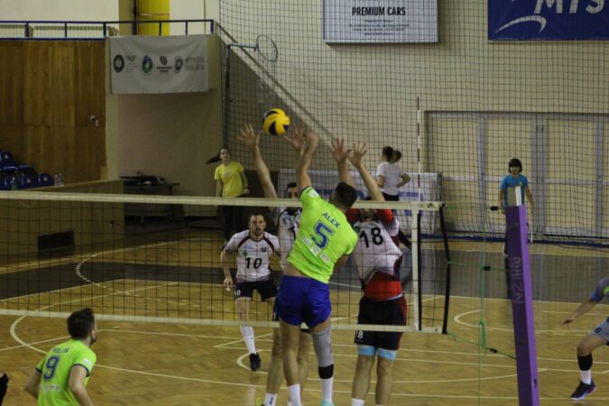 FOTO: CSM Câmpia Turzii, victorie în -ul de la volei cu “U” Cluj. Remeş:…