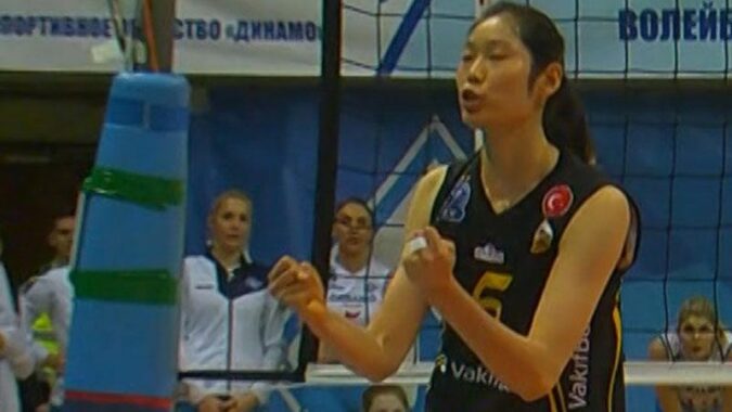 LC2018F R4E3 :: Cu ochii la stele: Zhu Ting (extremă Vakifbank Istanbul & China)…