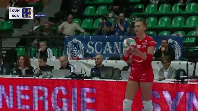 # SENZAȚIONAL! MIRACOLELE VOLEIULUI * ROMÂNCA EROINĂ Deci așa: te cheamă Cuneo („Pisicile Nebune”)…