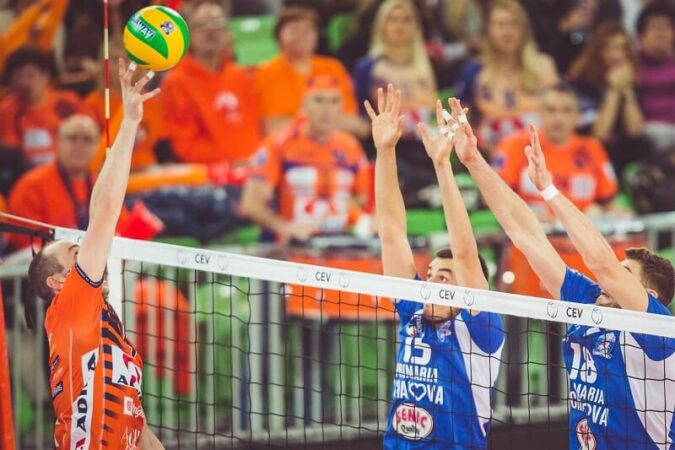 Partida din etapa a V-a din grupa D a Ligii Campionilor, dintre SCMU Craiova…