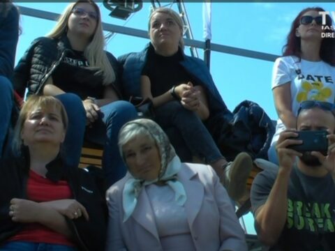 VOLEI PE NISIP | Turneul de la Aroneanu Iași – Finalele * Adina Stanciu plină de vânătăi și de julituri * Burtoiul lui Arhire * Szabo spune lucruri trăsnite * Bunica din tribună